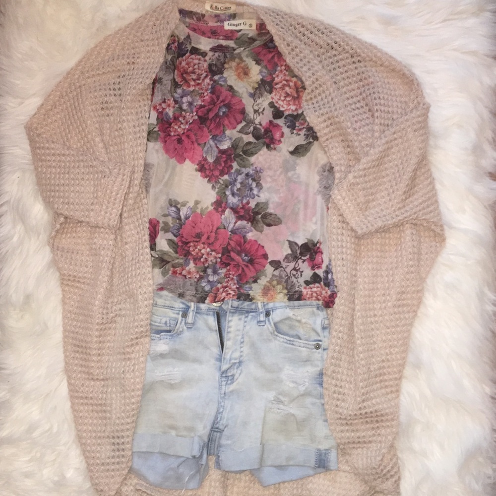 SOLD♥️Cute, Comfy Cardigan